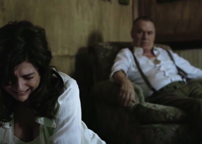 alone_01-400x284