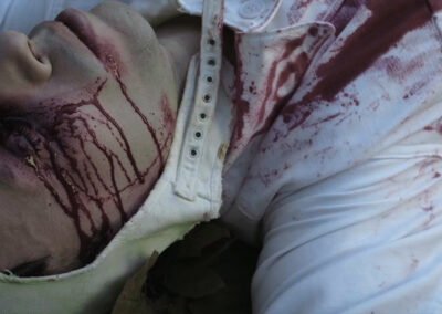 alone_02-400x284